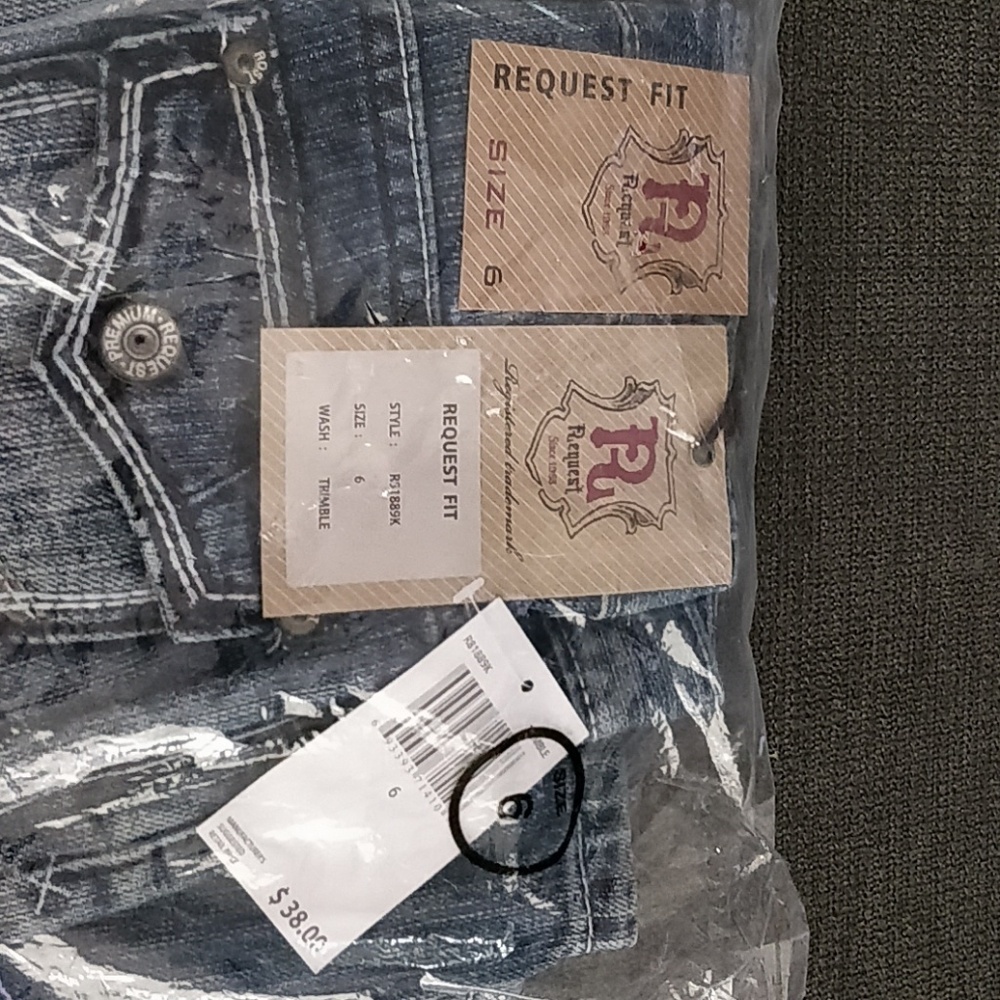 Jeans - Picture 2 of 3